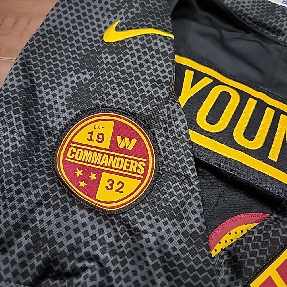 Large Nike Chase Young Commanders Vapor Untouchable Limited Black Jersey L - Picture 11 of 11